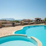 Sardegnaot Vista Mare Piscina E Сasa de vacaciones