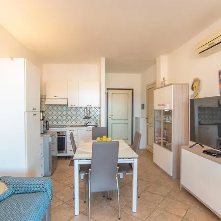 Будинок відпочинку Sardegnaot Vista Mare Piscina E Ольбія