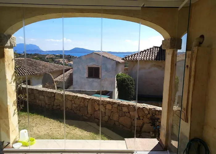Hébergement de vacances Sardegnaot Vista Mare Piscina E *